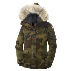 Canada Goose Women's Montebello Parka - Camo with fur, Size L - Like NEW